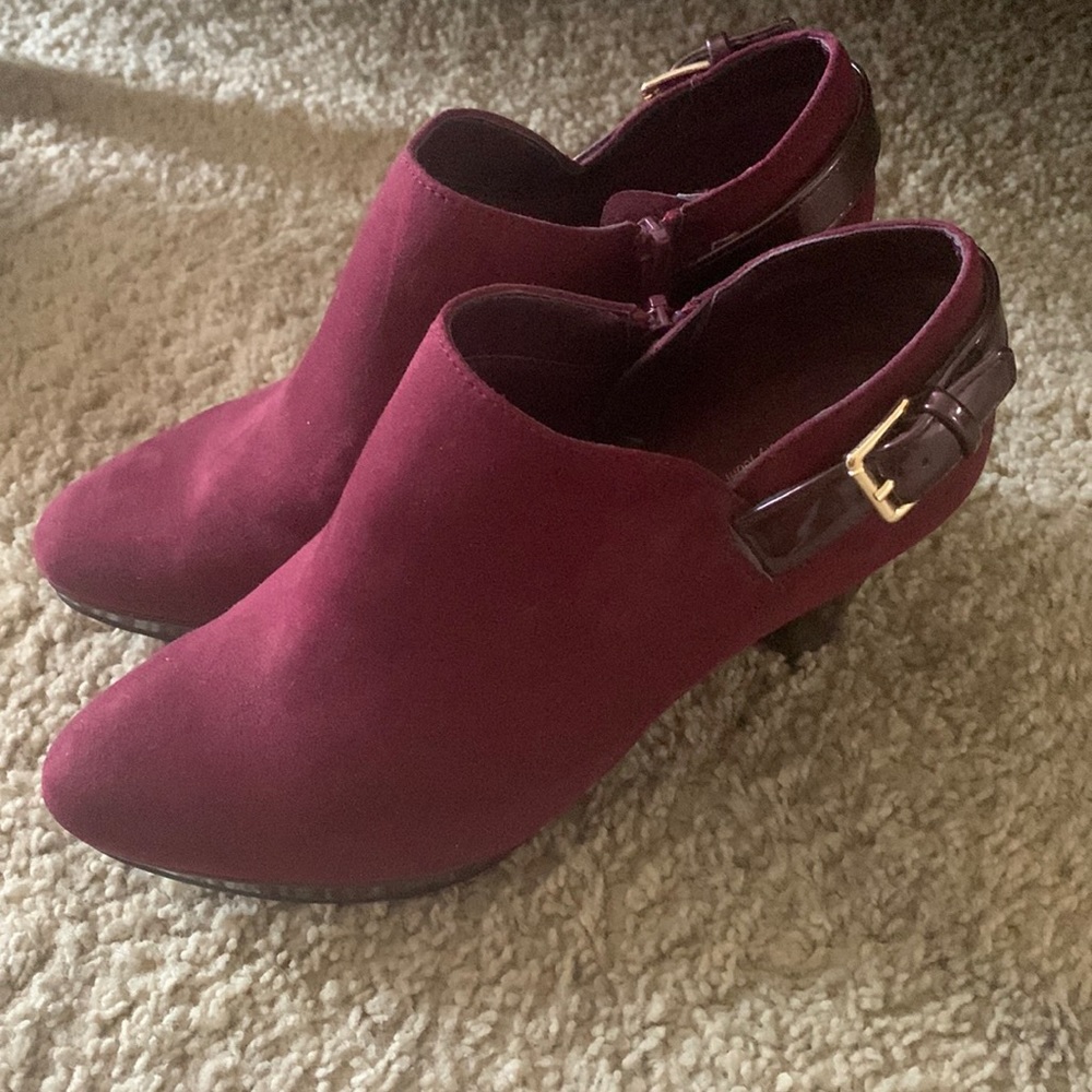 Super cute 6.5 booties / hardly worn